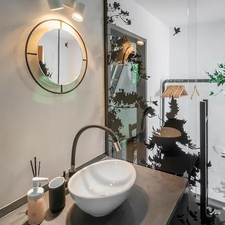Tiny House, Podkrovni A S Vyhledem Do Zahrady דירה