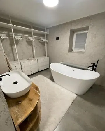 Tiny House, Podkrovni A S Vyhledem Do Zahrady דירה אוסטרבה