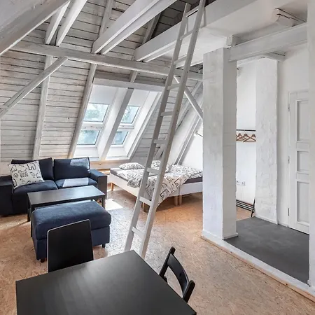 דירה Tiny House, Podkrovni A S Vyhledem Do Zahrady אוסטרבה