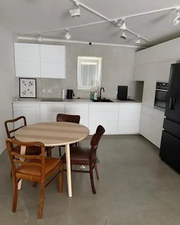 Tiny House, Podkrovni A S Vyhledem Do Zahrady אוסטרבה