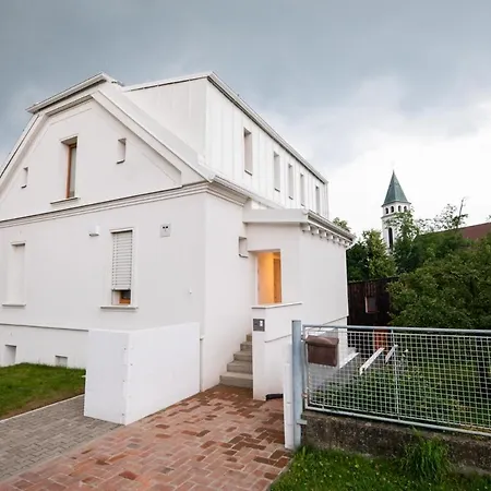 Tiny House, Podkrovni A S Vyhledem Do Zahrady Lägenhet *