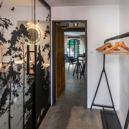 Apartamento Tiny House, Podkrovní A S Výhledem Do Zahrady