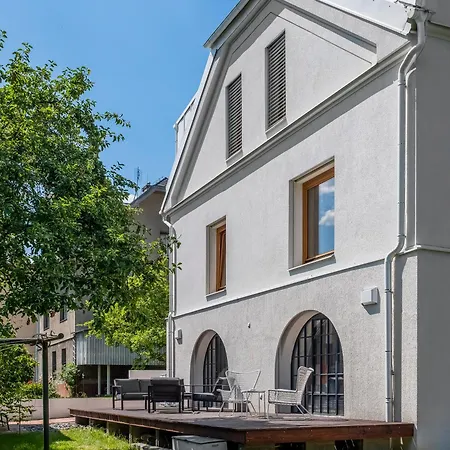 Tiny House, Podkrovni A S Vyhledem Do Zahrady * 俄斯特拉发